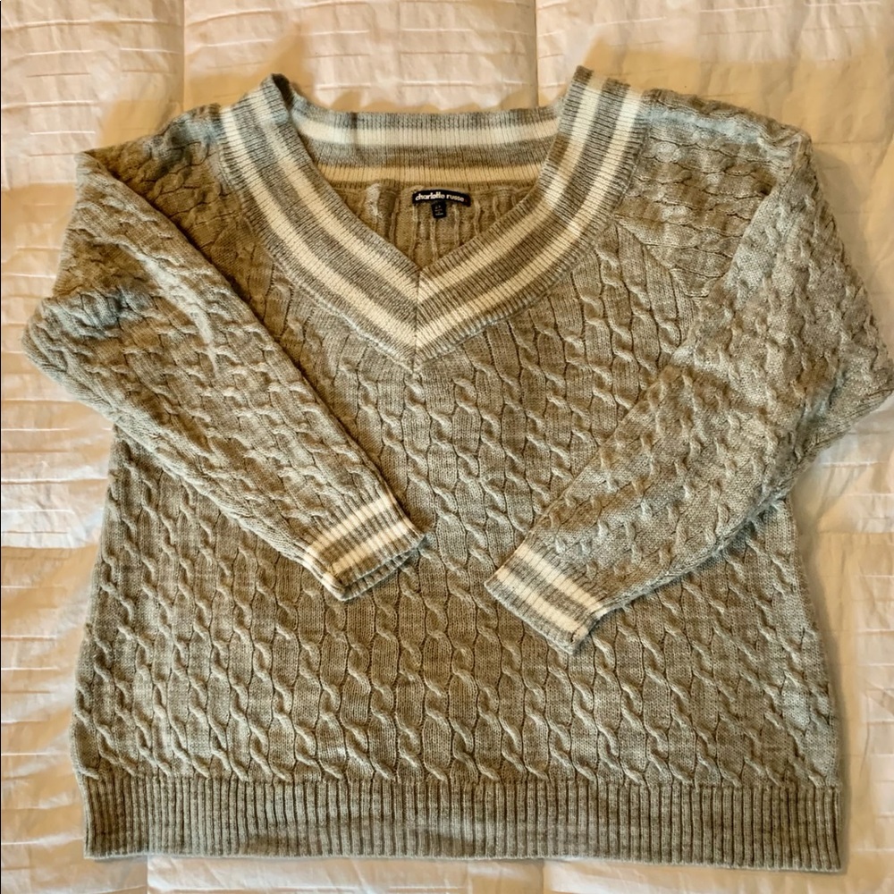 Gray v-neck sweater (2xl)